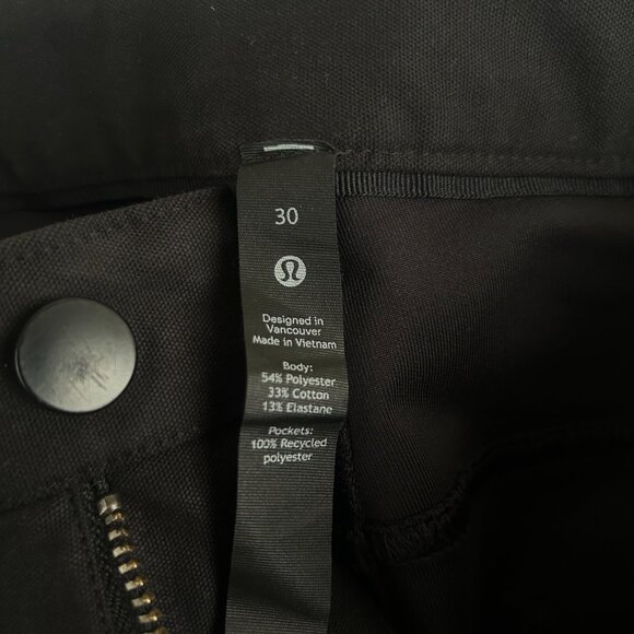 Lululemon Men's Black ABC Pant Cropped - Picture 4 of 4
